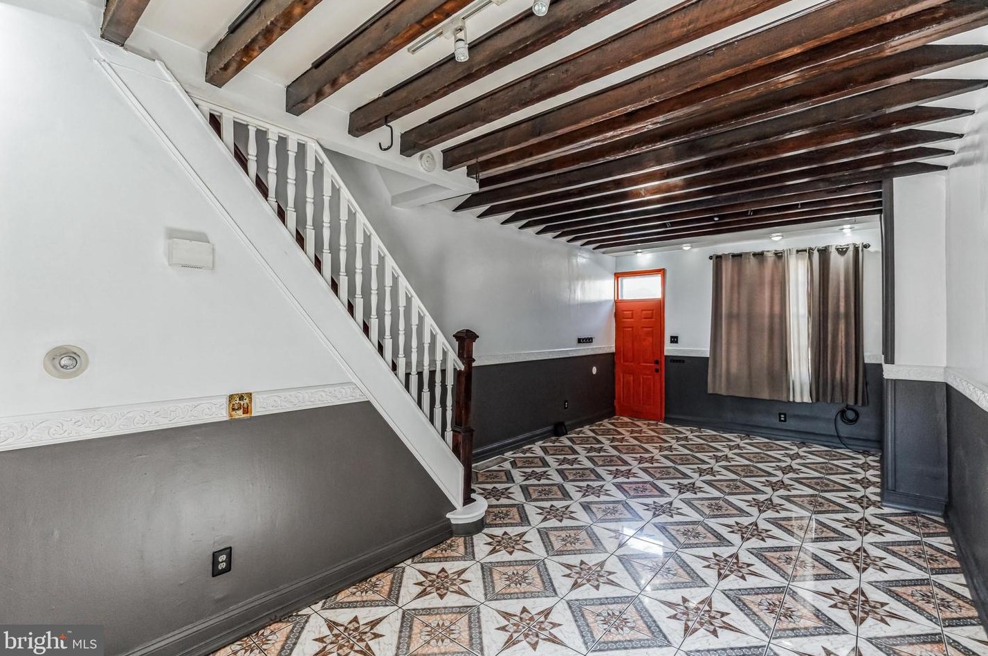 102 Huntingdon St, Philadelphia PA  19133-0040 exterior