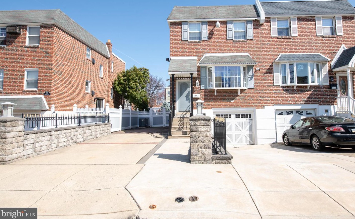 3759 Genesee Dr, Philadelphia, PA 19154-3018