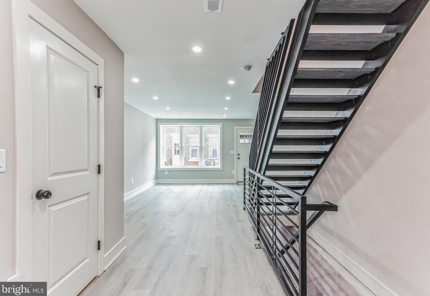 363 Durfor St, Philadelphia PA  19148-3901 exterior