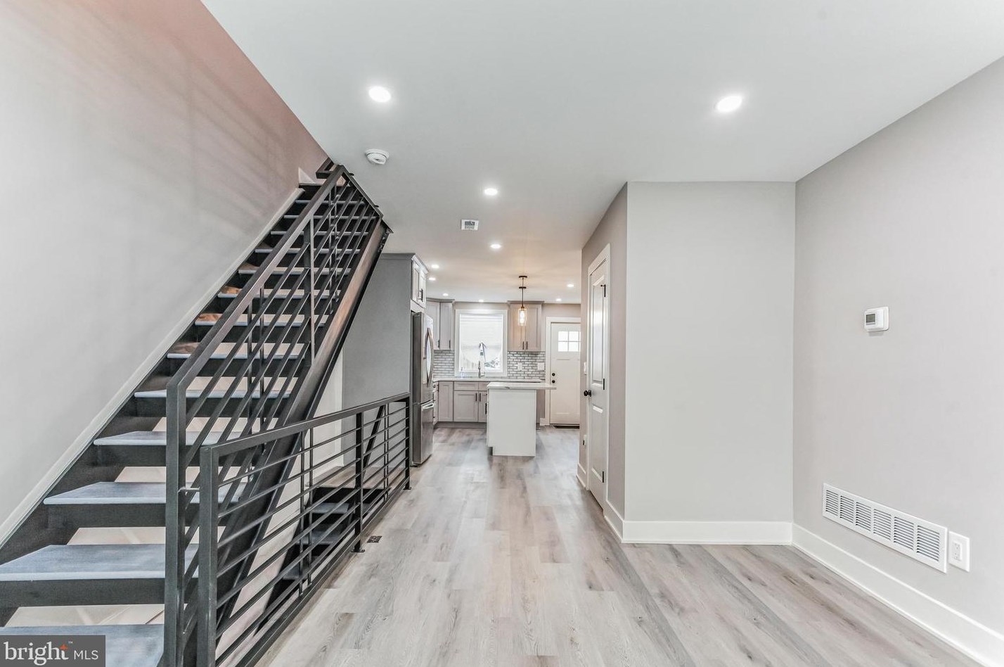 363 Durfor St, Philadelphia PA  19148-3901 exterior