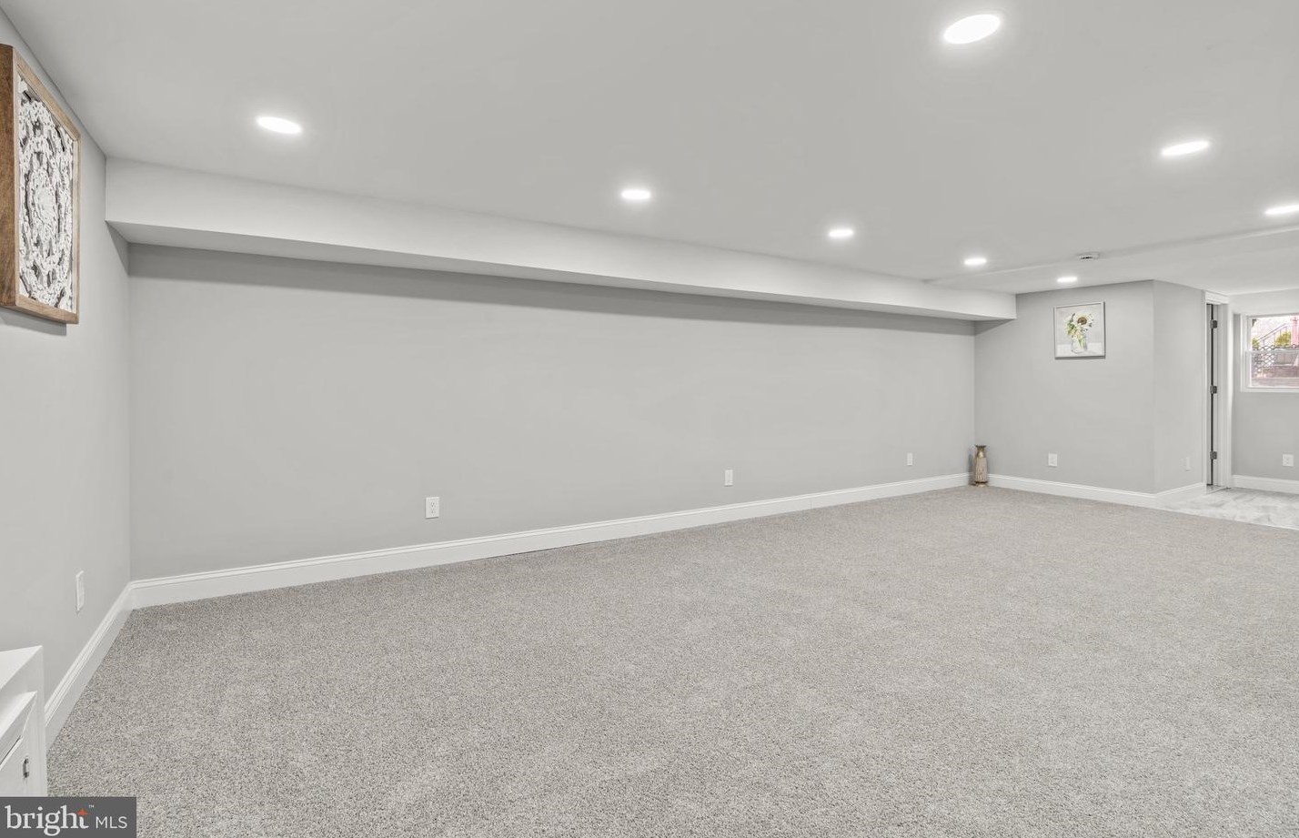 1331 Vernon Rd, Philadelphia PA  19150-2121 exterior