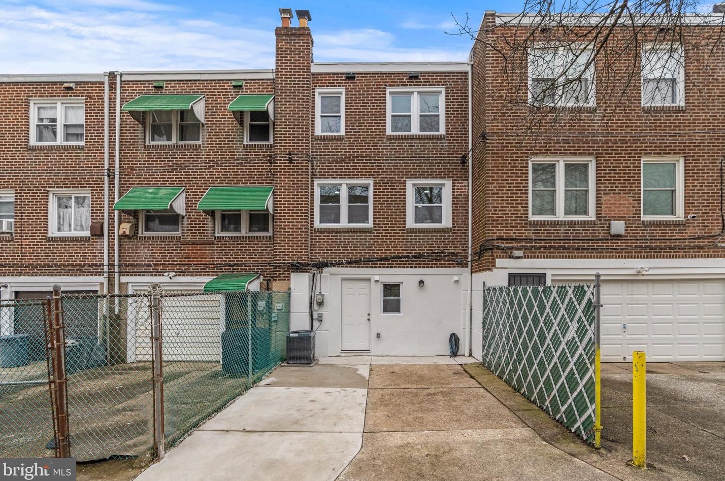 1331 Vernon Rd, Philadelphia PA  19150-2121 exterior