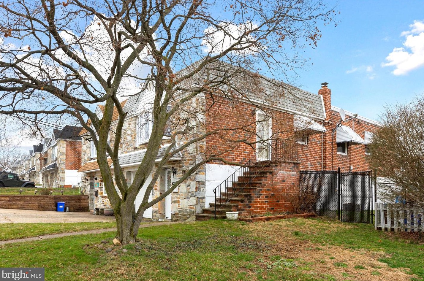 756 Claire Rd, Philadelphia, PA 19128-1543