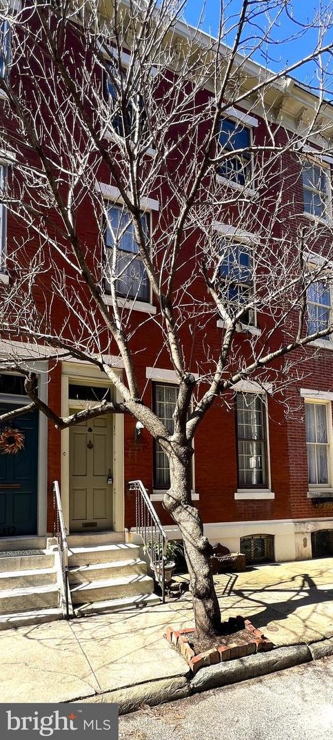 114 Lambert St, Philadelphia, PA 19103-1107