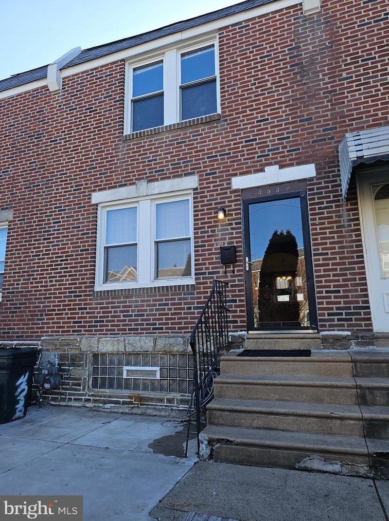4532 Oakmont St, Philadelphia, PA 19136-3704