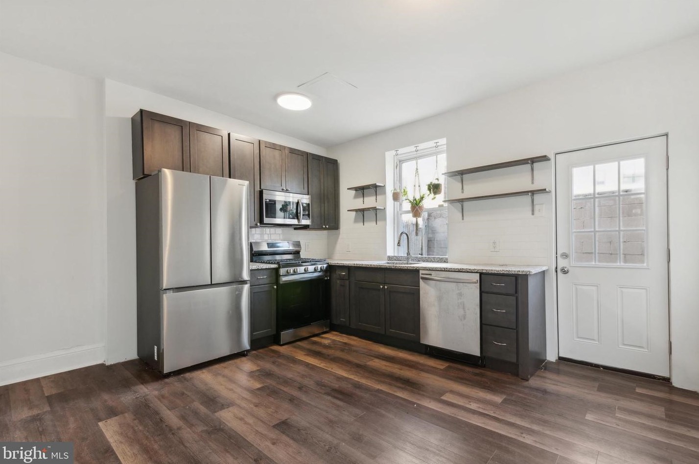 117 W Allen St, Philadelphia, PA 19123
