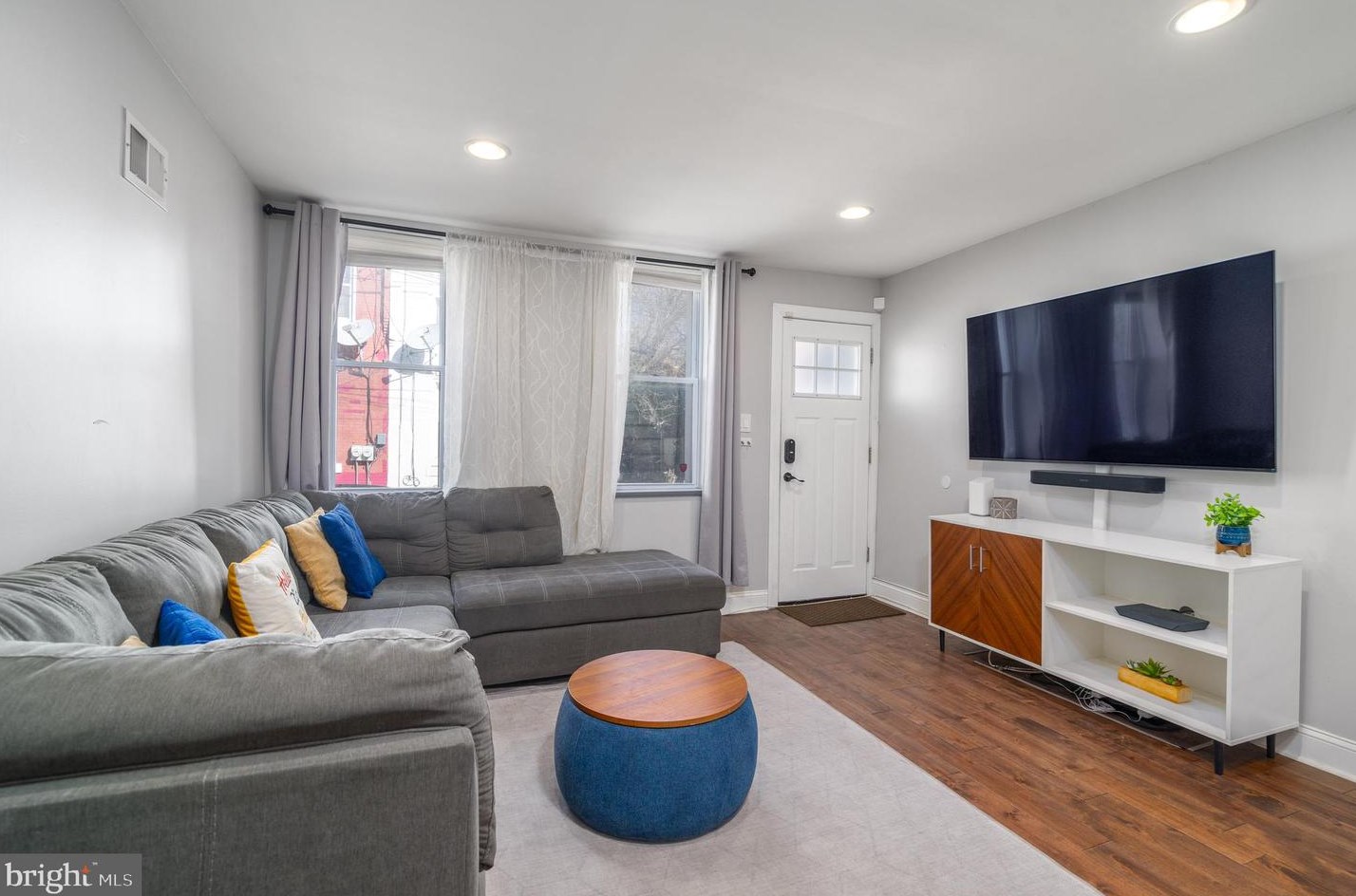 2012 Pierce St, Philadelphia PA  19145-2013 exterior