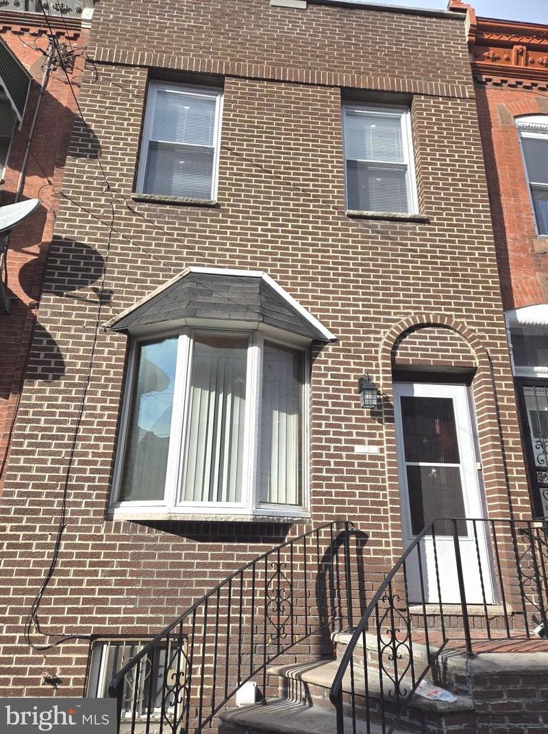 1721 Moore St, Philadelphia, PA 19145-2125