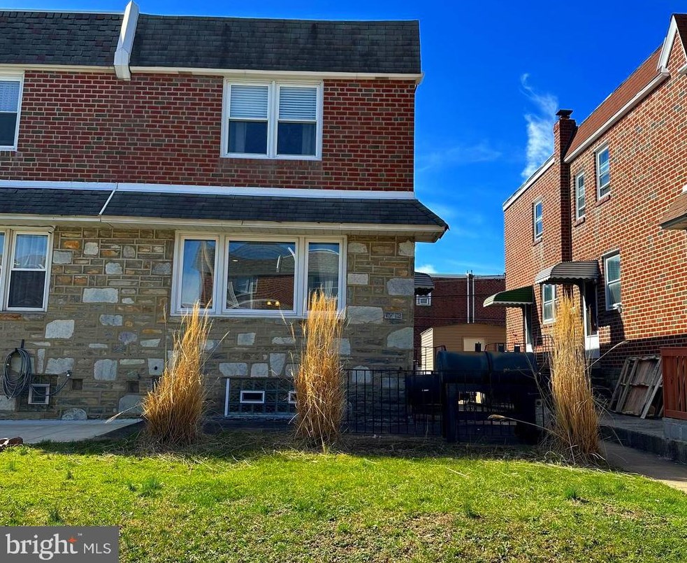 1712 Kendrick St, Philadelphia, PA 19152-1816
