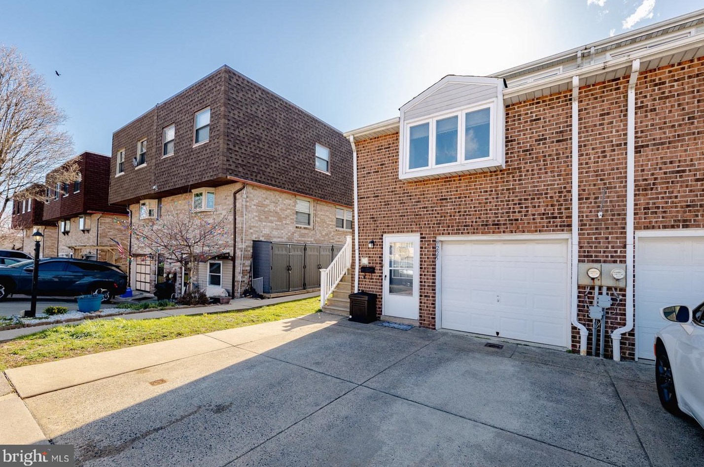 9225 Wissinoming St, Philadelphia, PA 19114-4223