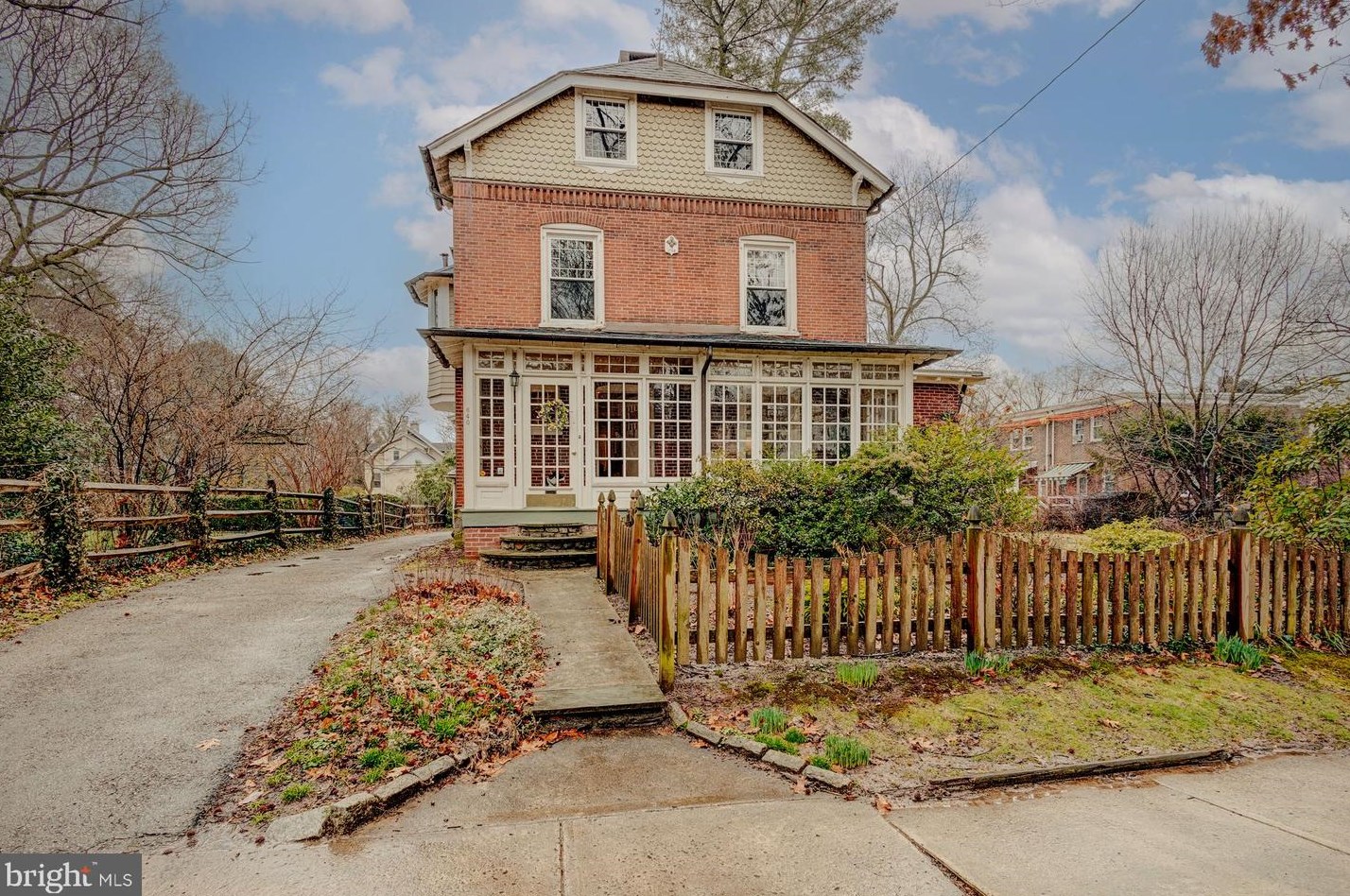 640 Carpenter Ln, Philadelphia, PA 19119-3404