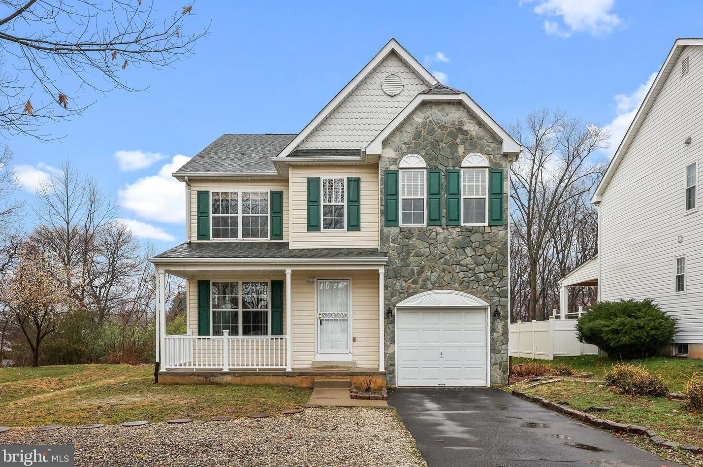 9954 Gardenia Ln, Philadelphia, PA 19115-1100