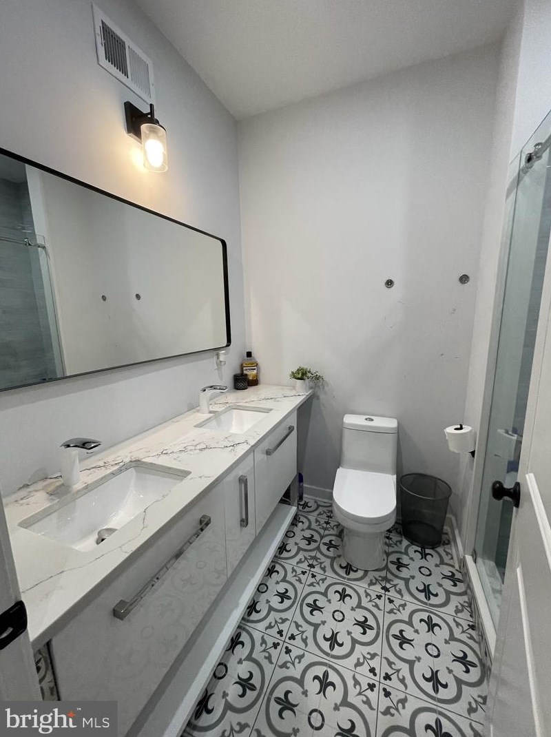 2607 Oakdale St, Philadelphia PA  19132-3123 exterior