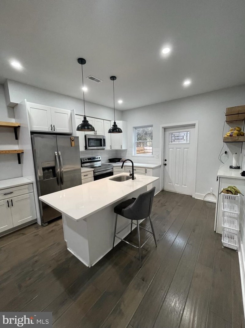 2607 Oakdale St, Philadelphia PA  19132-3123 exterior