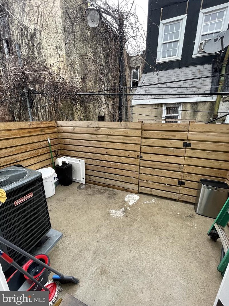 2607 Oakdale St, Philadelphia PA  19132-3123 exterior