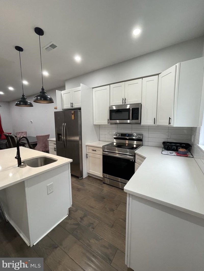 2607 Oakdale St, Philadelphia PA  19132-3123 exterior