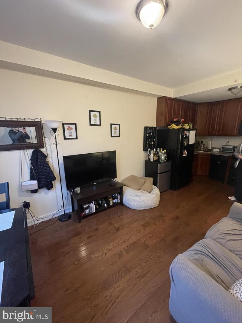 1802 Willington St, Philadelphia, PA 19121-3304