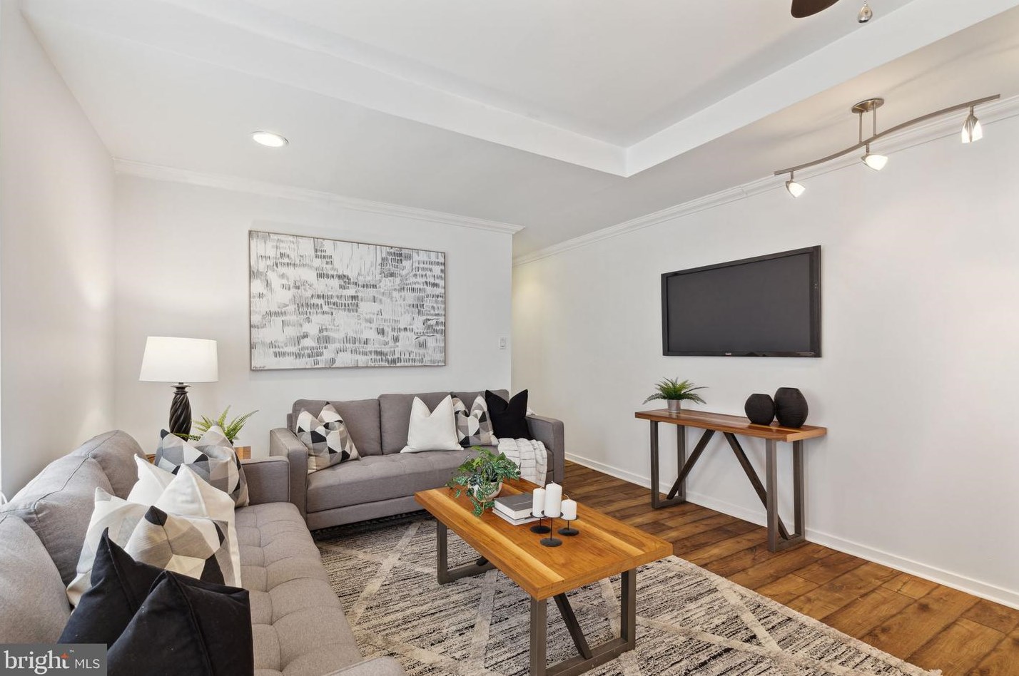 1728 Wallace St #201, Philadelphia, PA 19130