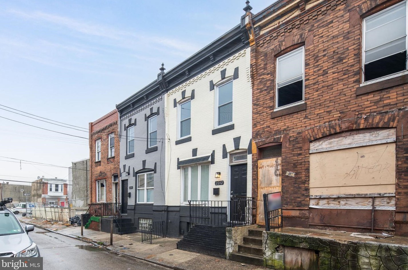2212 Sigel St, Philadelphia, PA 19145-1904