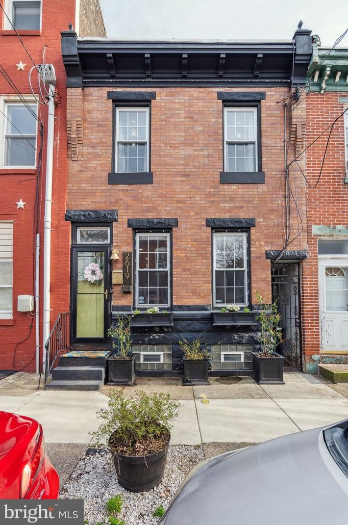 2619 Thompson St, Philadelphia PA  19121-4629 exterior