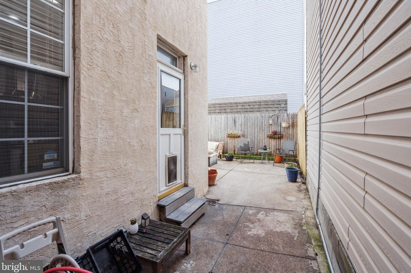 2619 Thompson St, Philadelphia PA  19121-4629 exterior