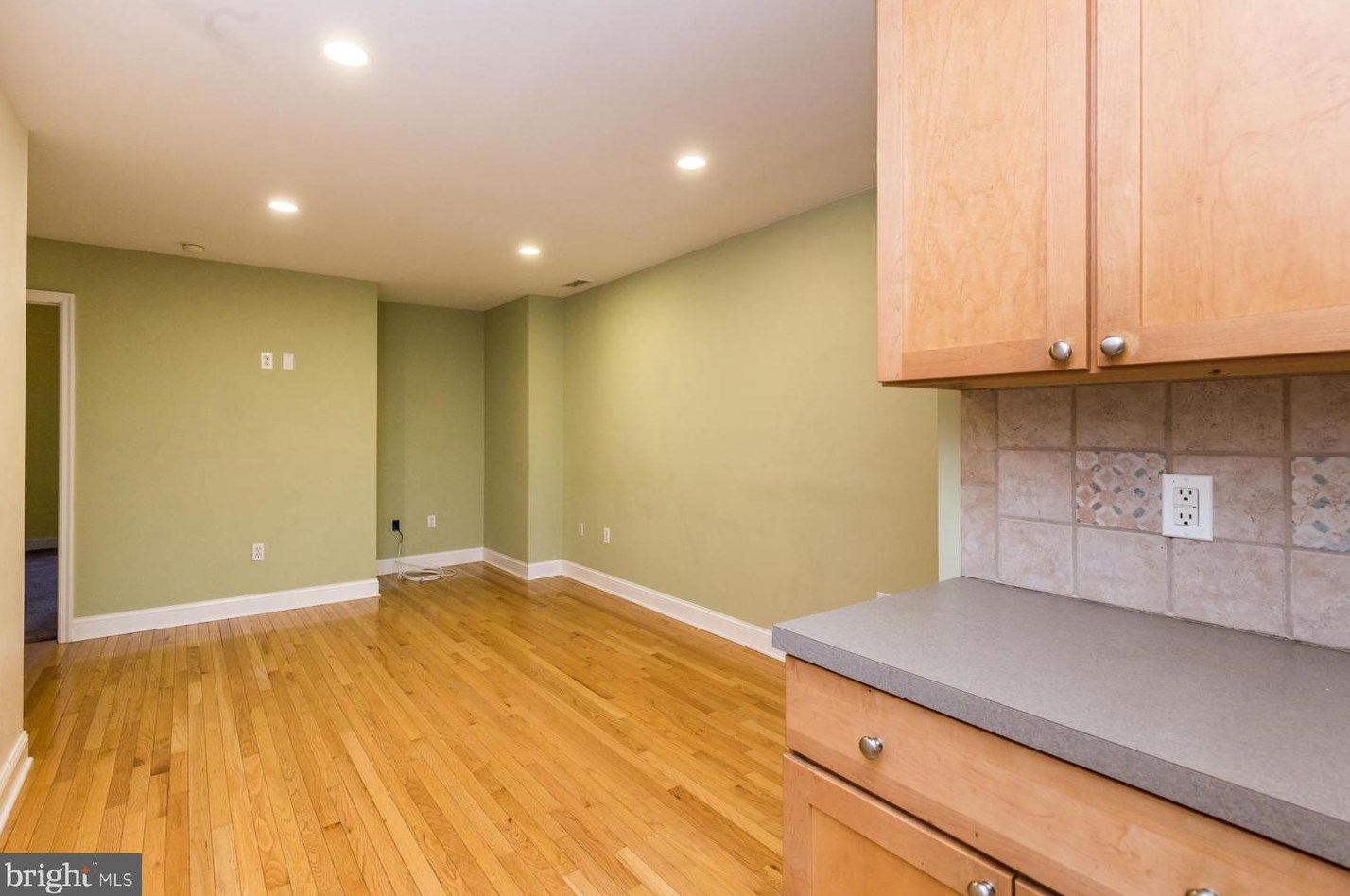 4215 Ridge Ave, Philadelphia, PA 19129-1745