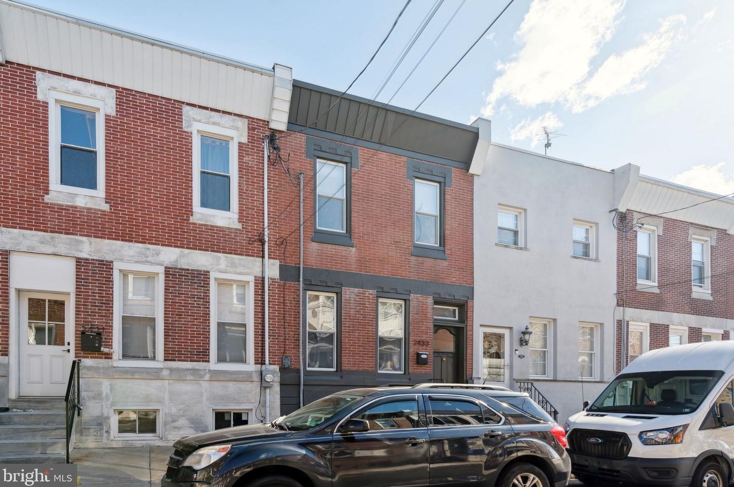 2433 Hazzard St, Philadelphia, PA 19125-3112