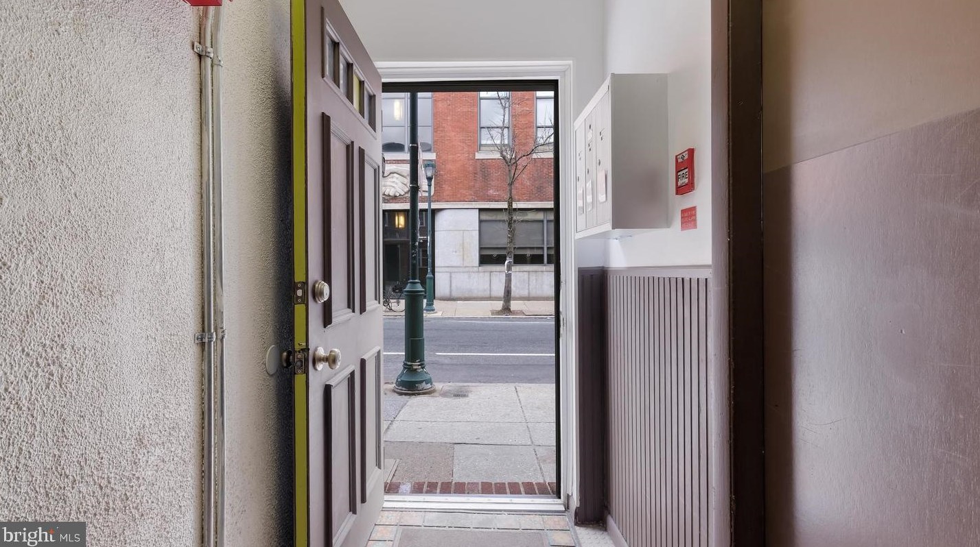 2120 South St #2f, Philadelphia, PA 19146