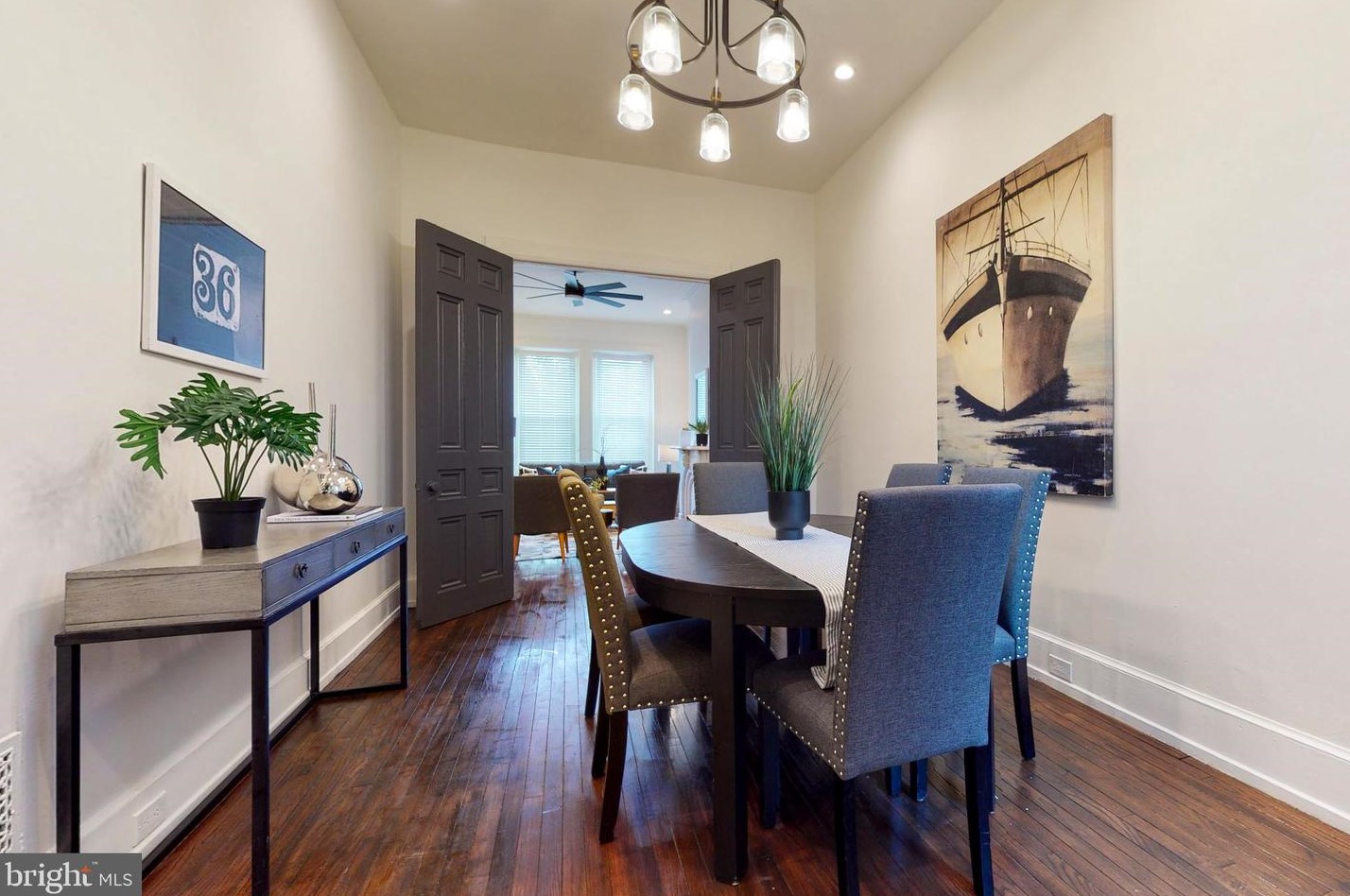 804 Corinthian Ave, Philadelphia PA 19130-1442 exterior