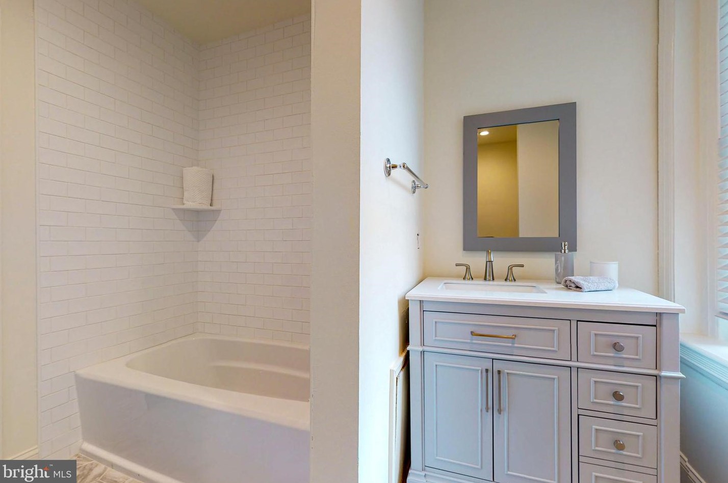 804 Corinthian Ave, Philadelphia PA 19130-1442 exterior