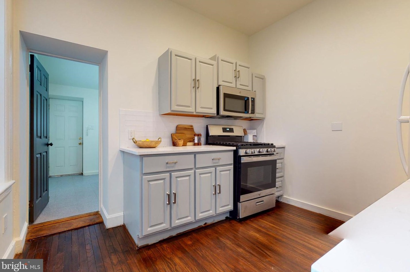 804 Corinthian Ave, Philadelphia PA 19130-1442 exterior