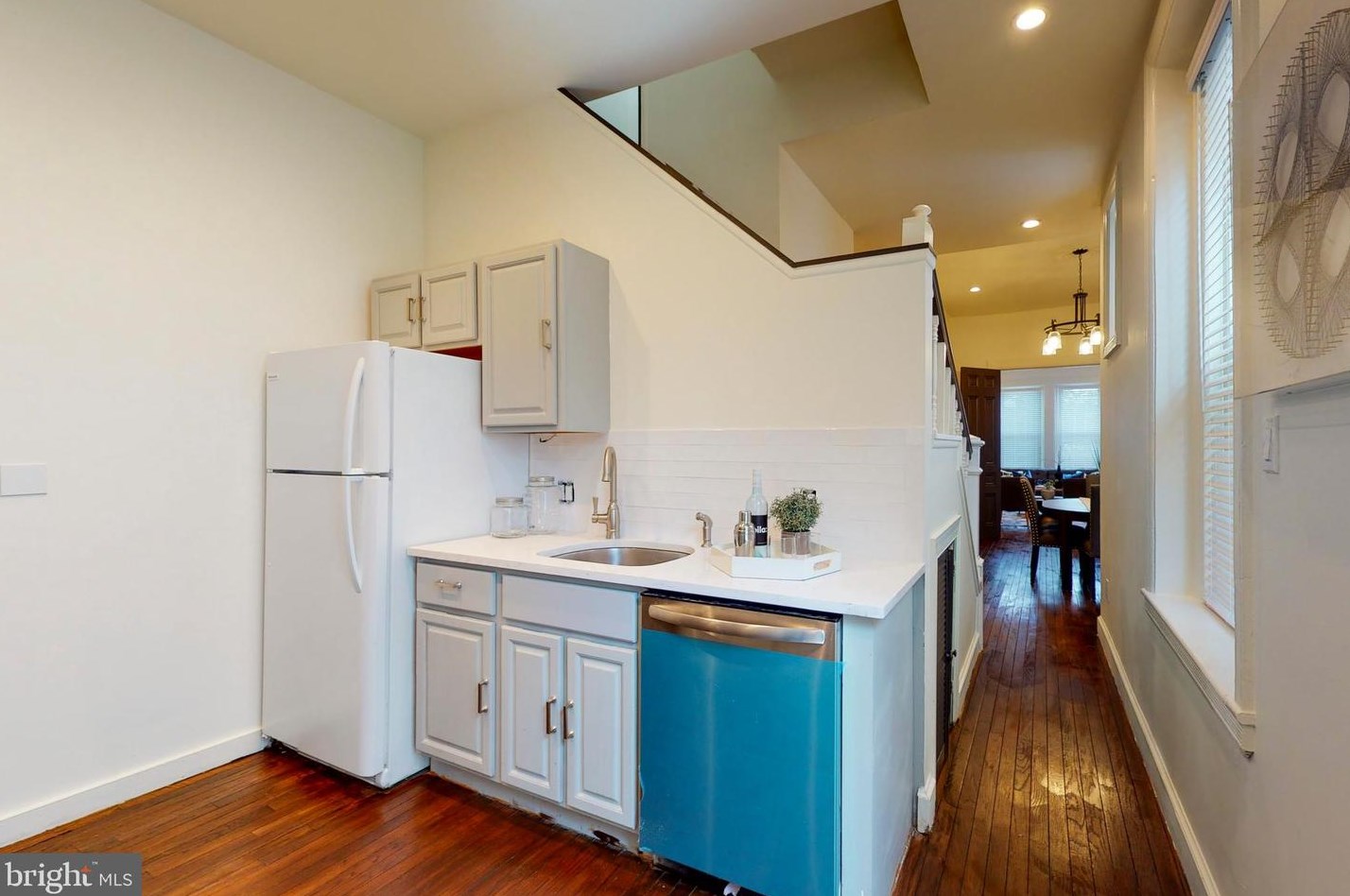 804 Corinthian Ave, Philadelphia PA 19130-1442 exterior