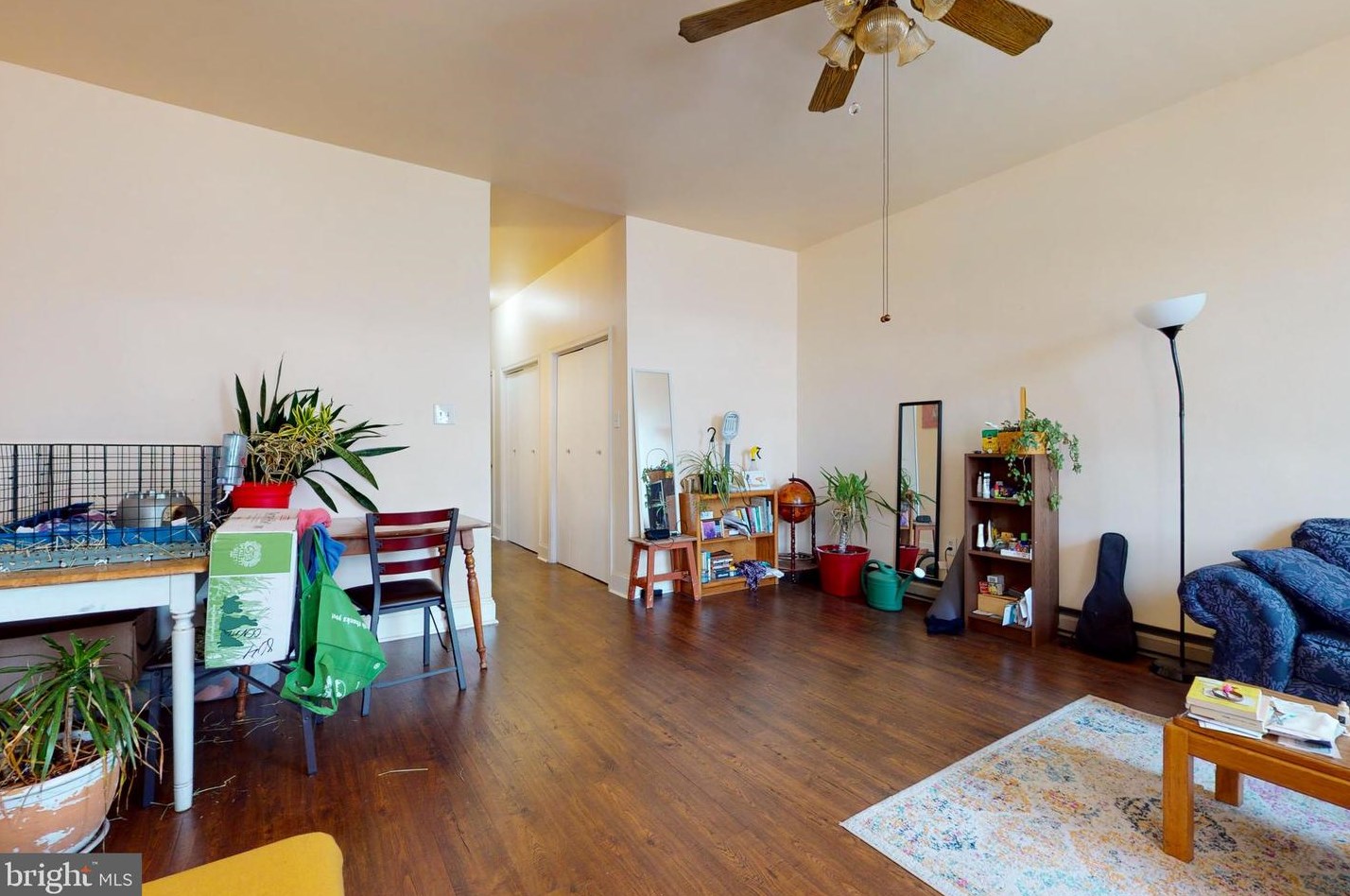 804 Corinthian Ave, Philadelphia PA 19130-1442 exterior