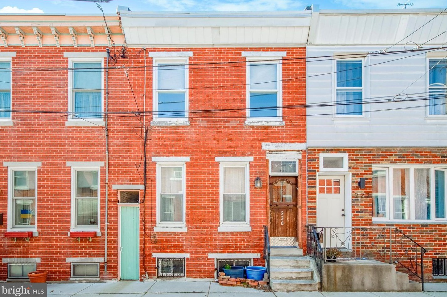 220 Fernon St, Philadelphia, PA 19148-1307