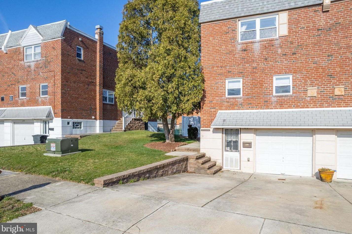 11234 Lockart Rd, Philadelphia, PA 19116-2714