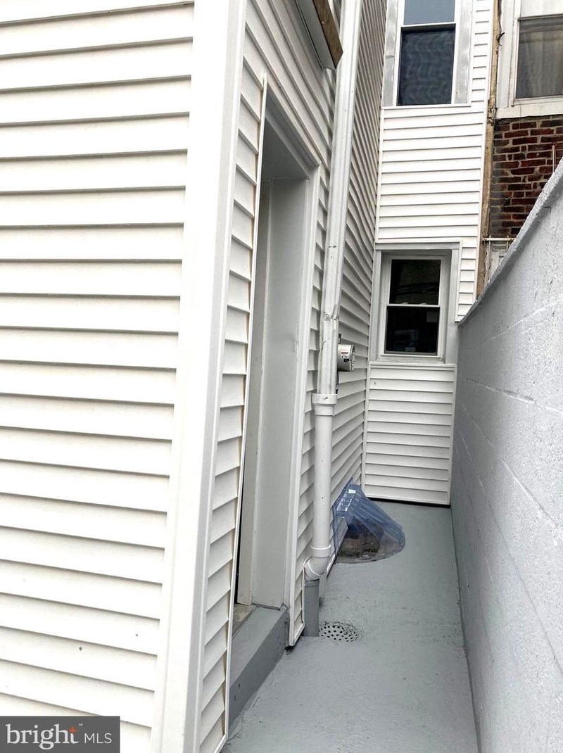 1513 Dover St, Philadelphia PA  19146-4430 exterior
