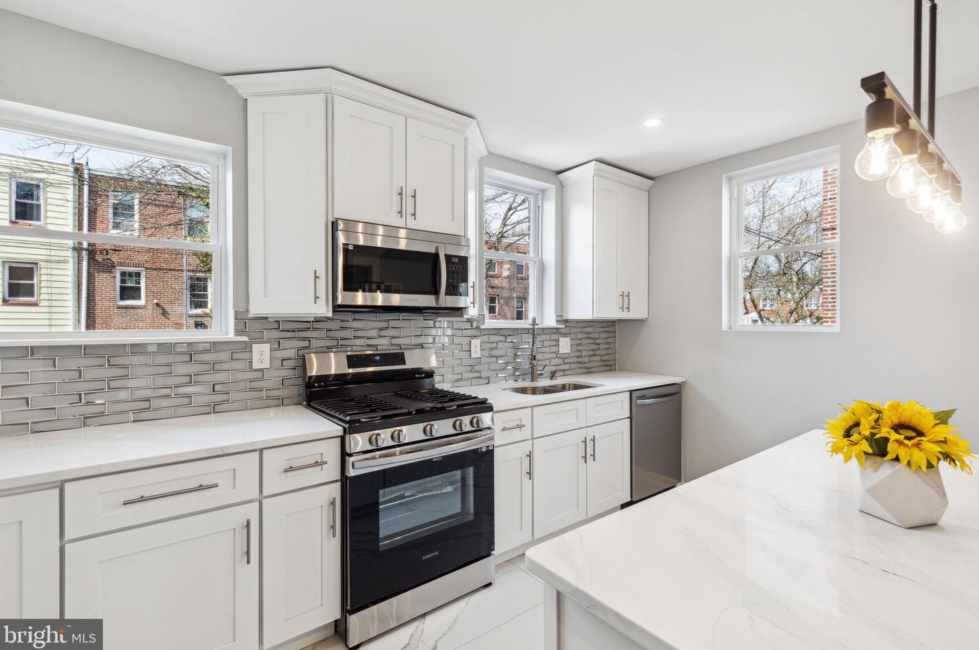 233 Sedgwick St, Philadelphia PA  19119-2540 exterior