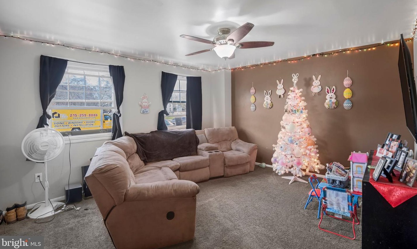 12035 Audubon Ave, Philadelphia, PA 19116-4001