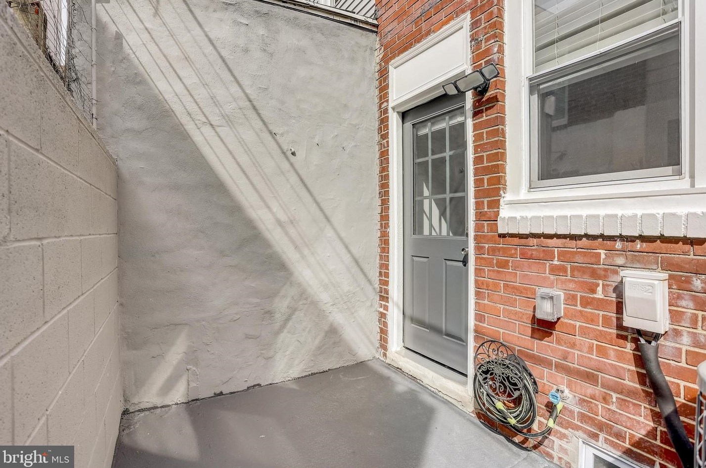 728 Wharton St, Philadelphia PA  19147-5122 exterior