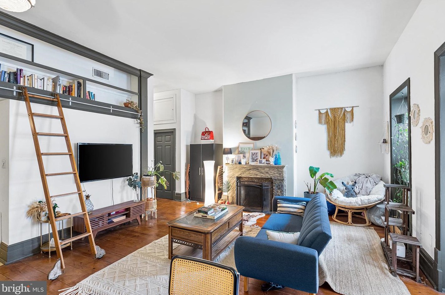 239 Race St #a, Philadelphia, PA