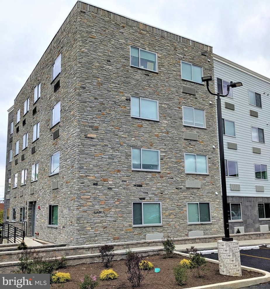 6649 Ridge Ave, Philadelphia PA  19128-2428 exterior