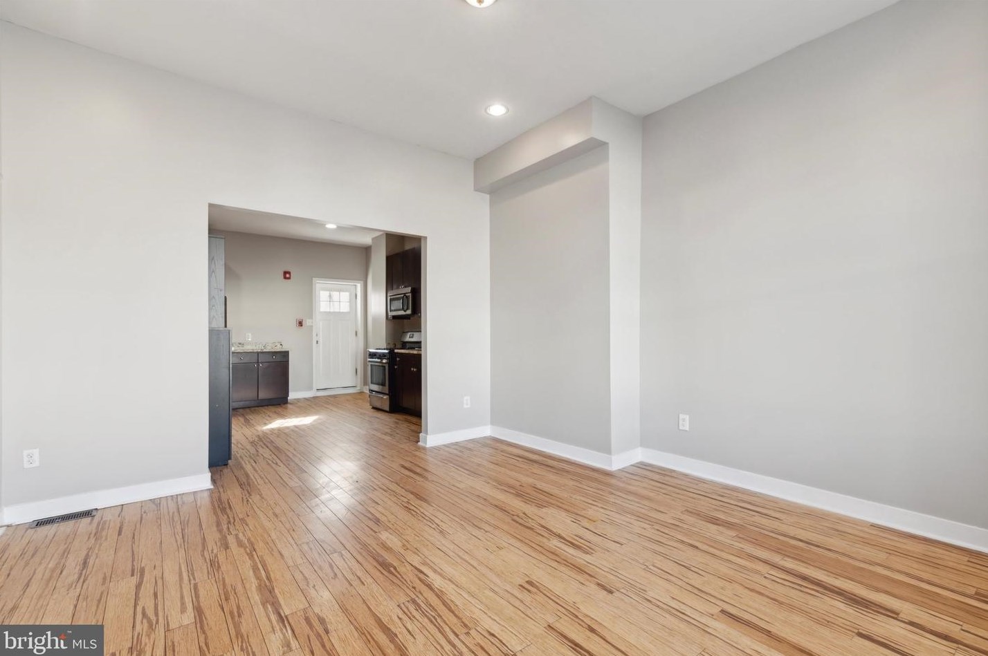 925 N 6th St #1, Philadelphia, PA 19123