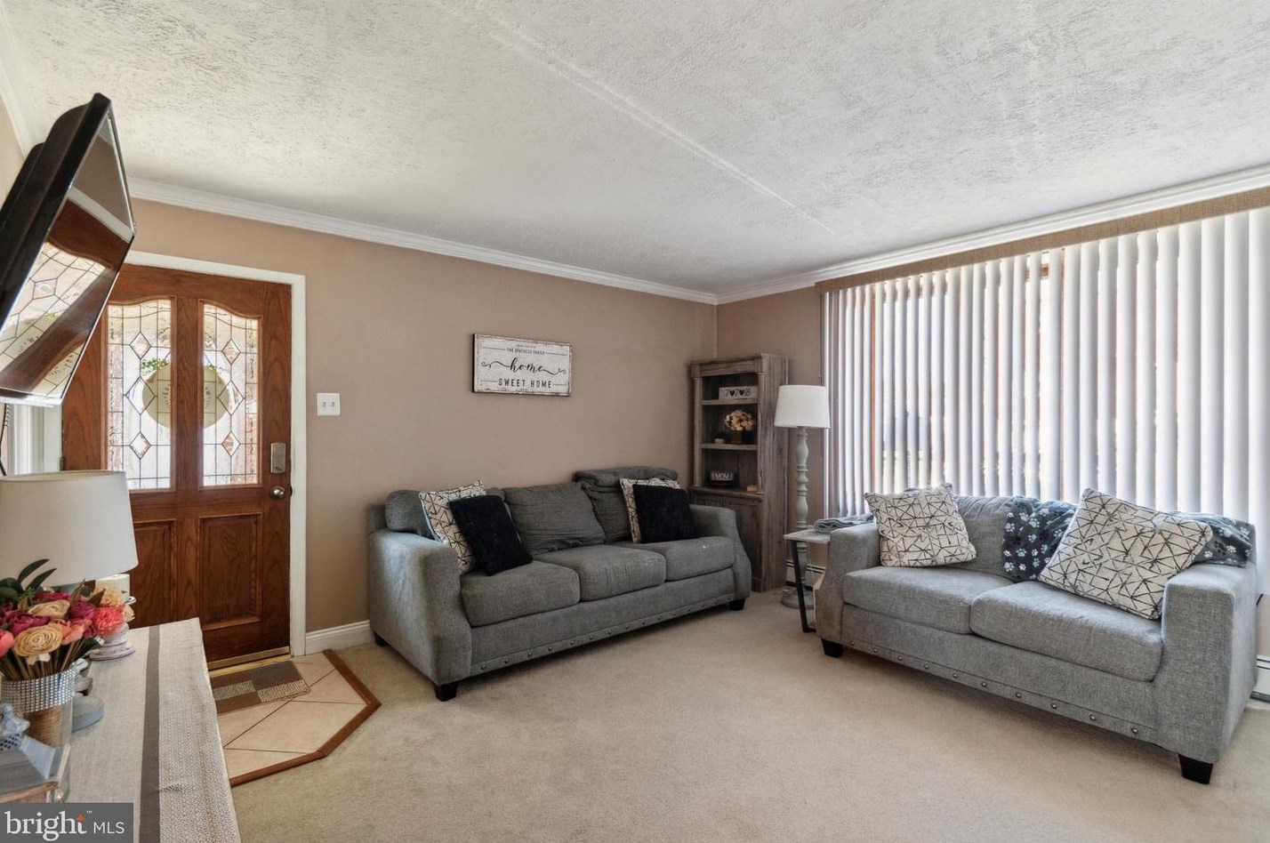 15053 London Rd, Philadelphia, PA 19116