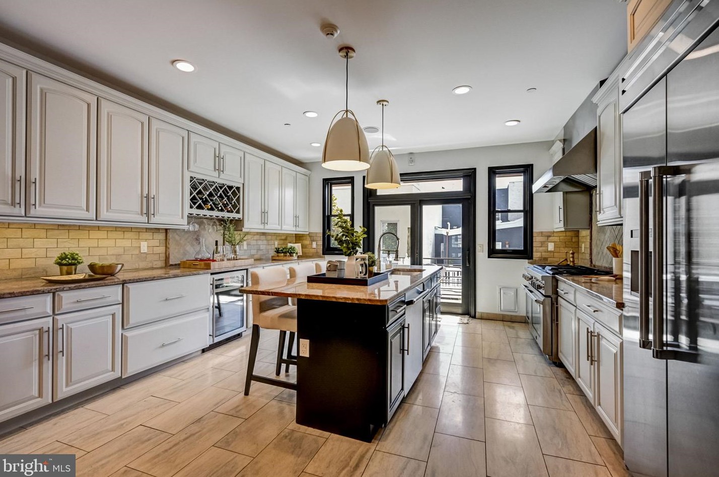 1420 Pemberton St, Philadelphia, PA 19146-2210