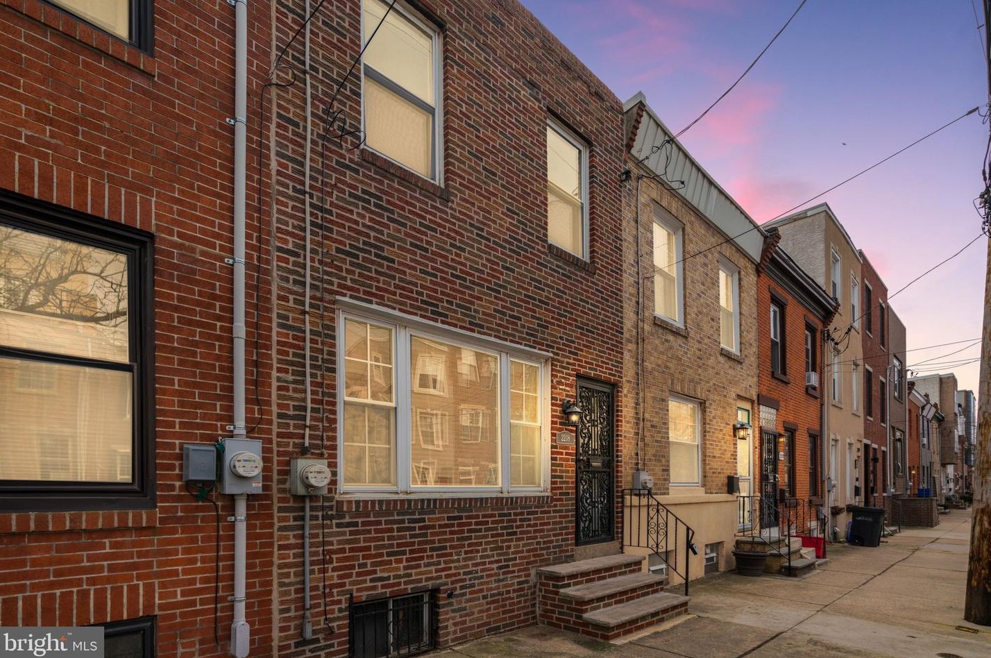 2218 Carpenter St, Philadelphia, PA 19146