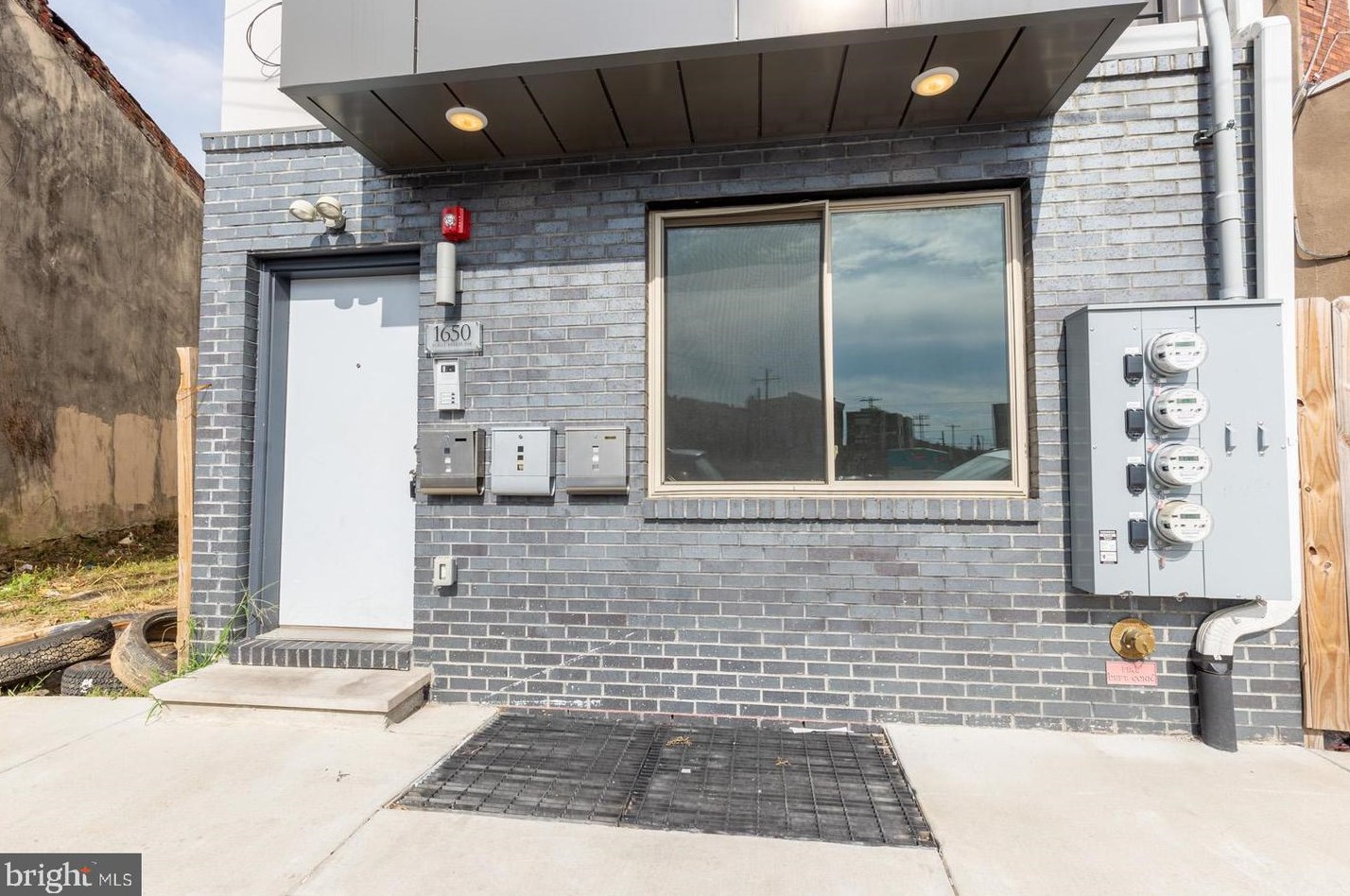 1650 Point Breeze Ave, Philadelphia PA  19145-1326 exterior