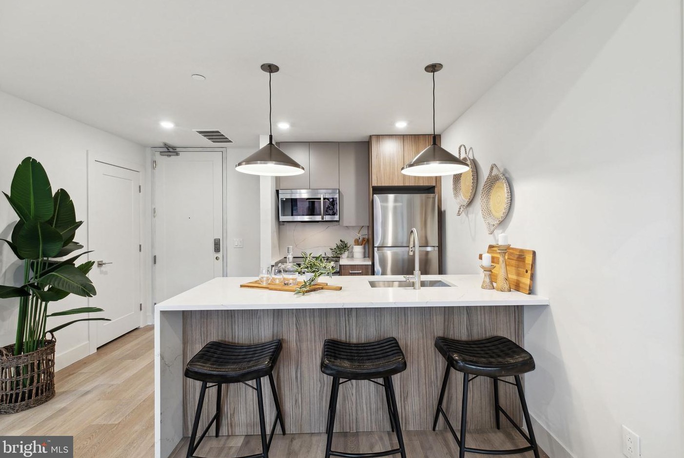 211 Vine St #303, Philadelphia, PA 19106