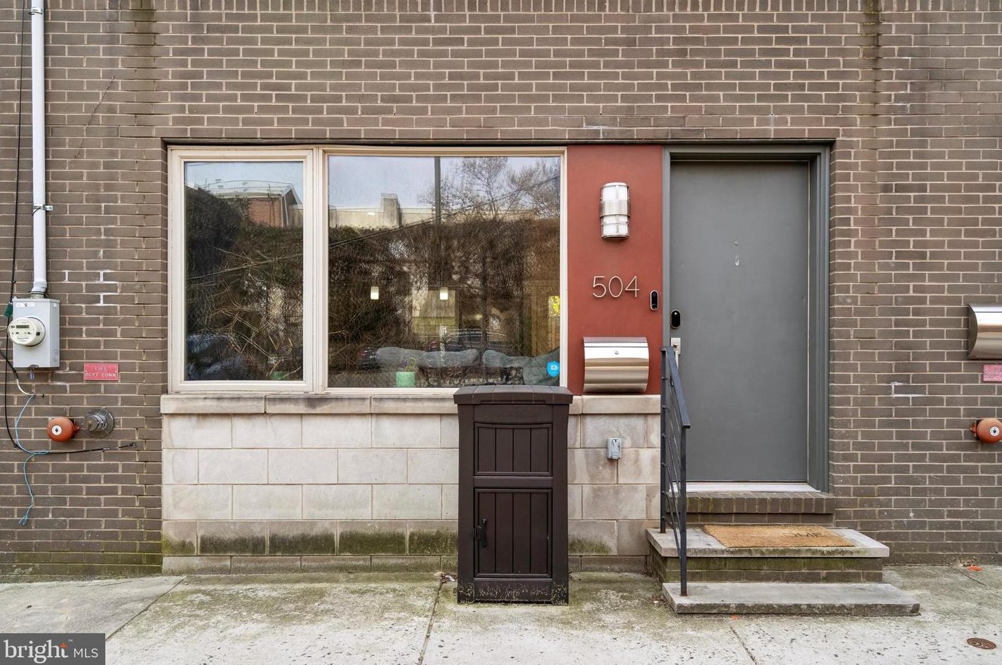 504 Cambridge St, Philadelphia, PA 19123-1483