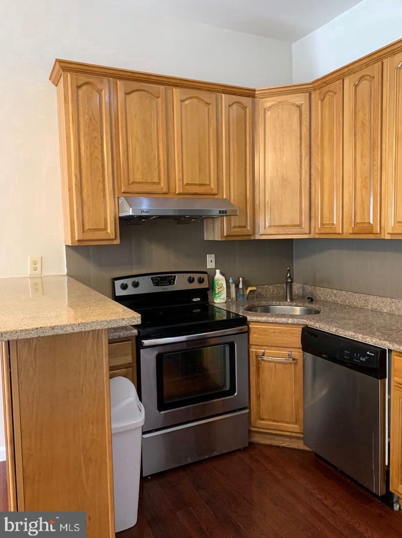 911 Wood St #1st Floor, Philadelphia, PA 19107