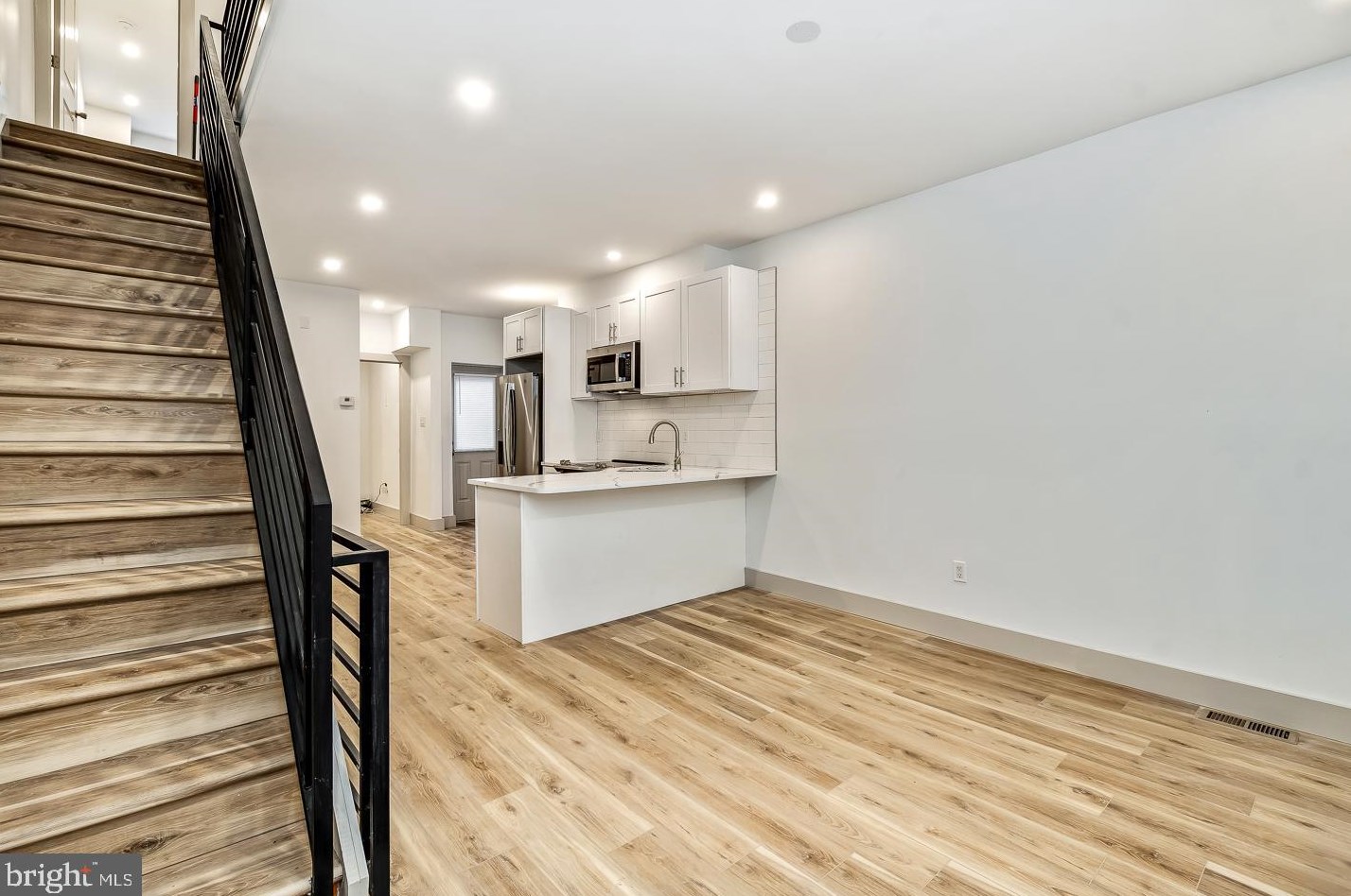 3049 Euclid Ave, Philadelphia, PA 19121